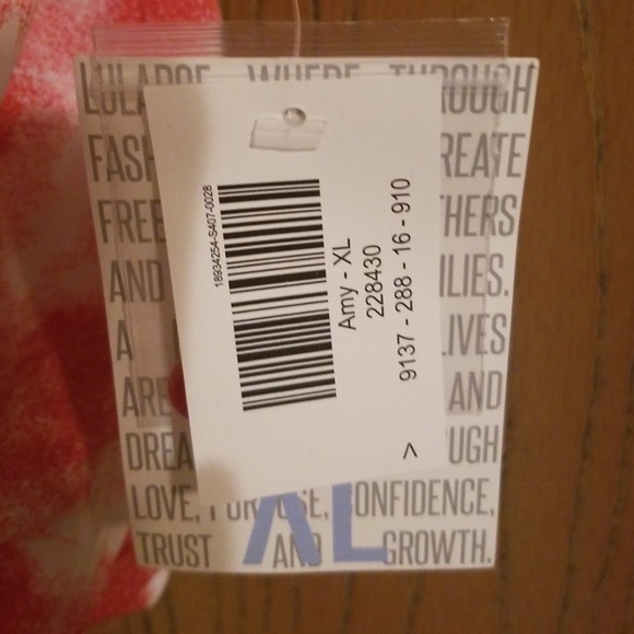 Lularoe Cropped Amy XL - Picture 2 of 3